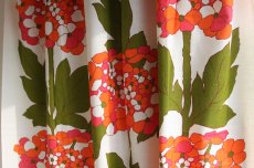 画像3: 北欧ヴィンテージテキスタイル　オレンジ花＆グリーン葉　カーテン (3)