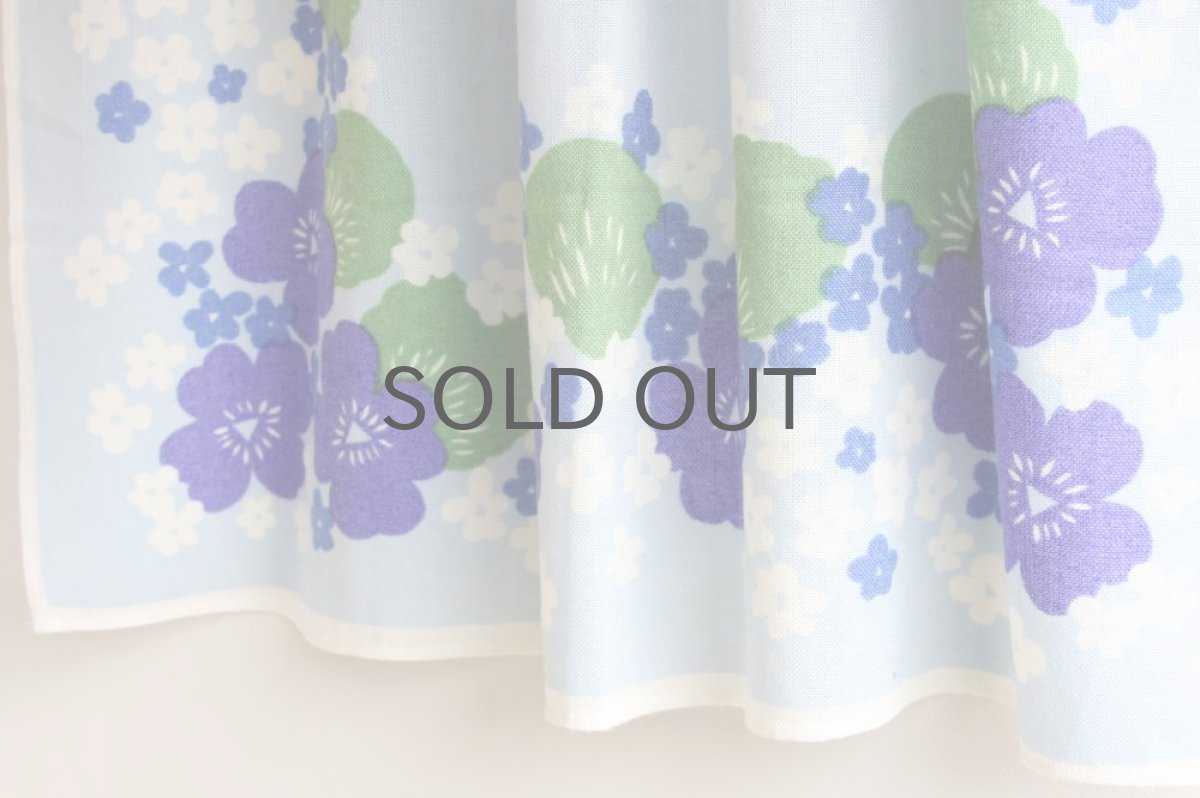 画像3: 北欧ヴィンテージ テーブルクロス ブルー花柄 (3)