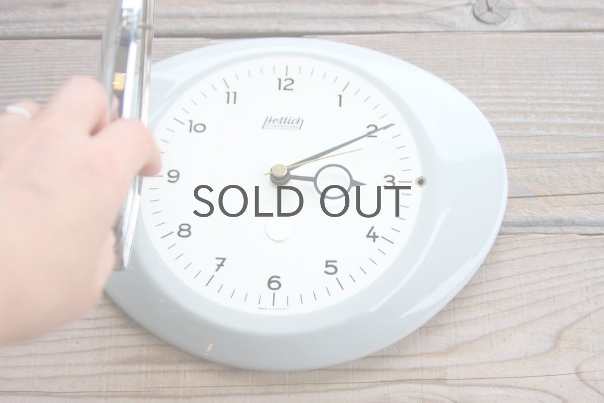 画像2: ヴィンテージ陶製 壁掛け時計Hettich ドイツ製 ライトグレー 新品クロックムーブメント使用 (2)