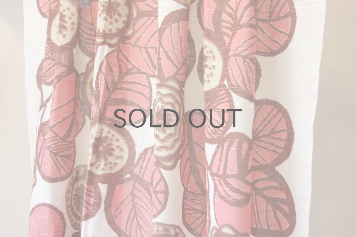 画像3: 北欧ヴィンテージファブリック  サーモンピンクフラワー (3)