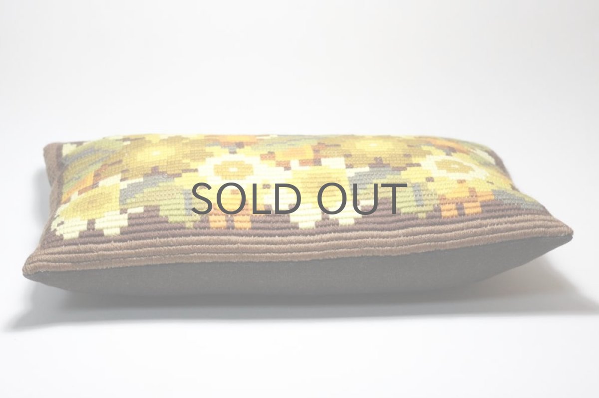 画像3: 北欧スウェーデン製 ビンテージクッション イエロー (3)