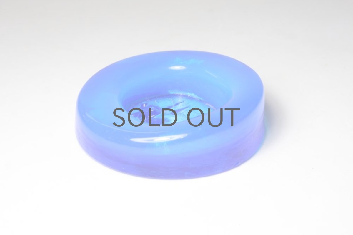 画像4: Erik Hoglund/エリックホグラン/ガラス/ネコのアッシュトレイ/Mサイズ ライトブルー (4)