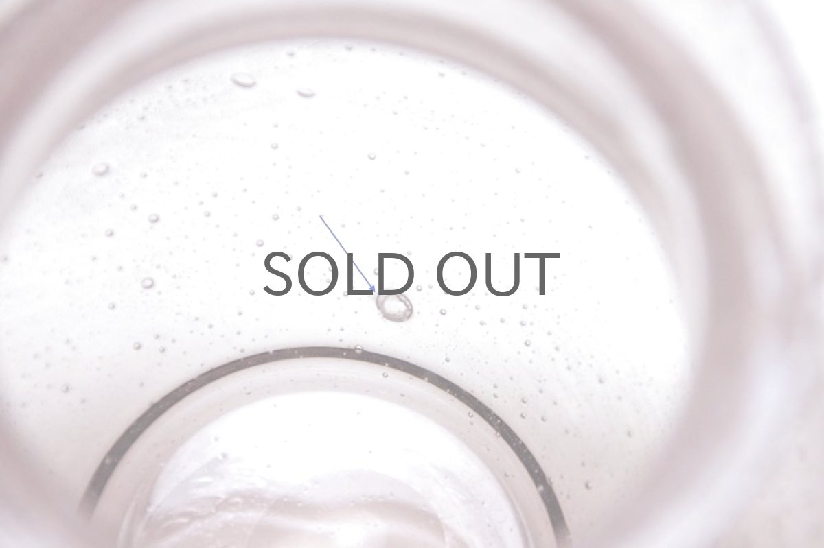 気泡が内側にのみ欠けています、外側は大丈夫です