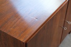 画像11: 北欧ビンテージ家具/デンマーク/ロースウッド/キャビネット/Hundevad & Co.社製 (11)