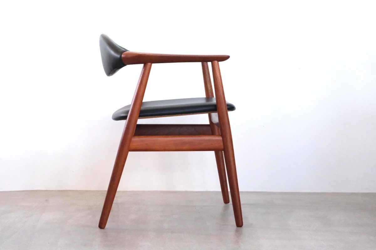画像2: 北欧家具ビンテージ/デンマーク製/Erik Kirkegaard/皮革張りチークアームチェア (2)