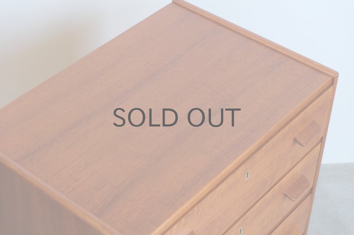 画像9: 【F様専用カート】北欧ヴィンテージ家具/デンマーク製/ビンテージ ダイニングチェア&３段式だしチェストのセットと送料 (9)