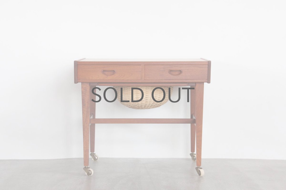 画像2: ビンテージ北欧家具/デンマーク/ソーイングキャビネット/チーク/キャスター付き (2)