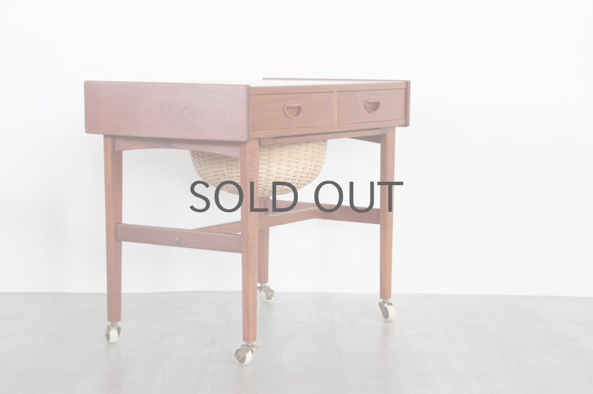 画像3: ビンテージ北欧家具/デンマーク/ソーイングキャビネット/チーク/キャスター付き (3)