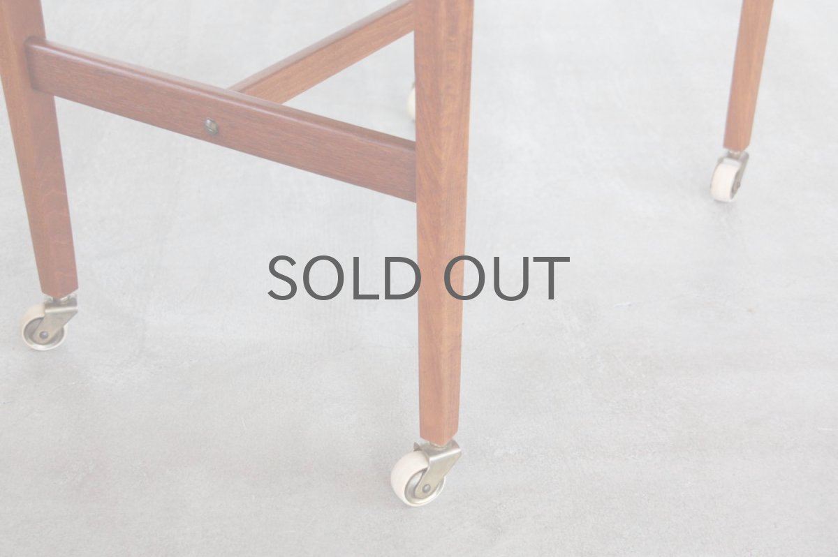 画像11: ビンテージ北欧家具/デンマーク/ソーイングキャビネット/チーク/キャスター付き (11)