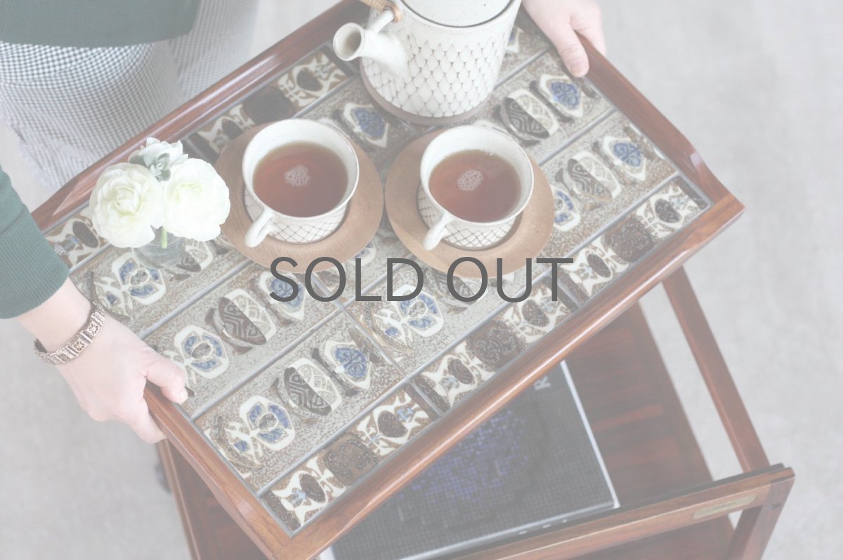 画像9: 北欧ビンテージ家具/デンマーク/ロイヤルコペンハーゲンタイルトップ/ワゴン/ローズウッド (9)