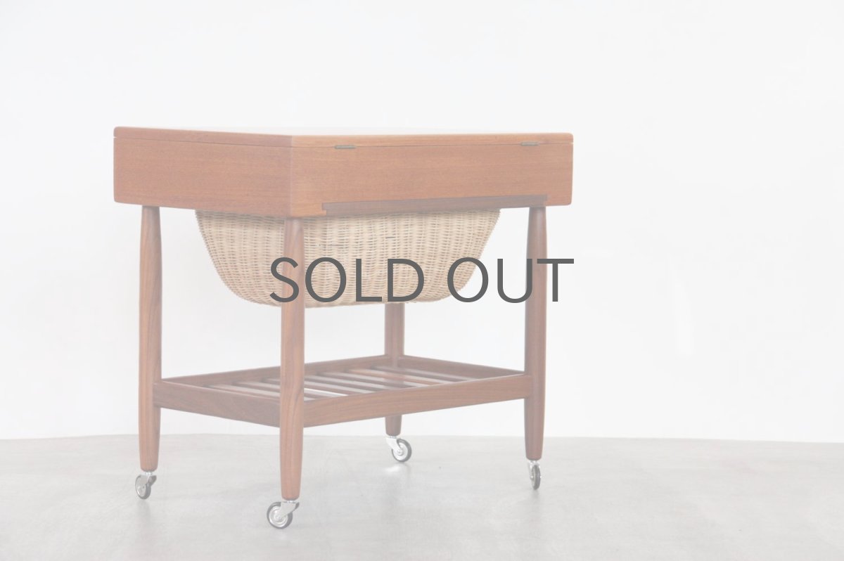 画像6: 北欧ビンテージ家具/デンマーク製/ソーイングキャビネッ/ Ejvind A. Johansson  (6)