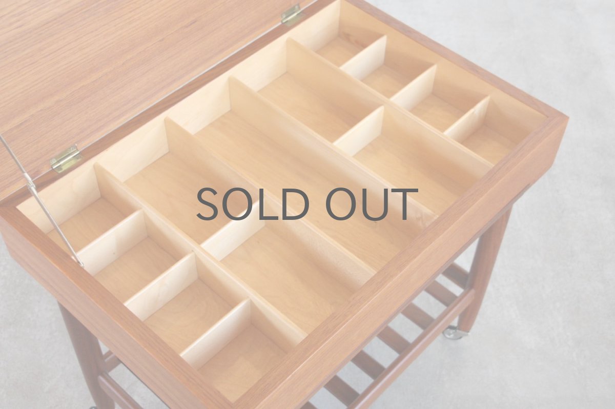 画像4: 北欧ビンテージ家具/デンマーク製/ソーイングキャビネッ/ Ejvind A. Johansson  (4)