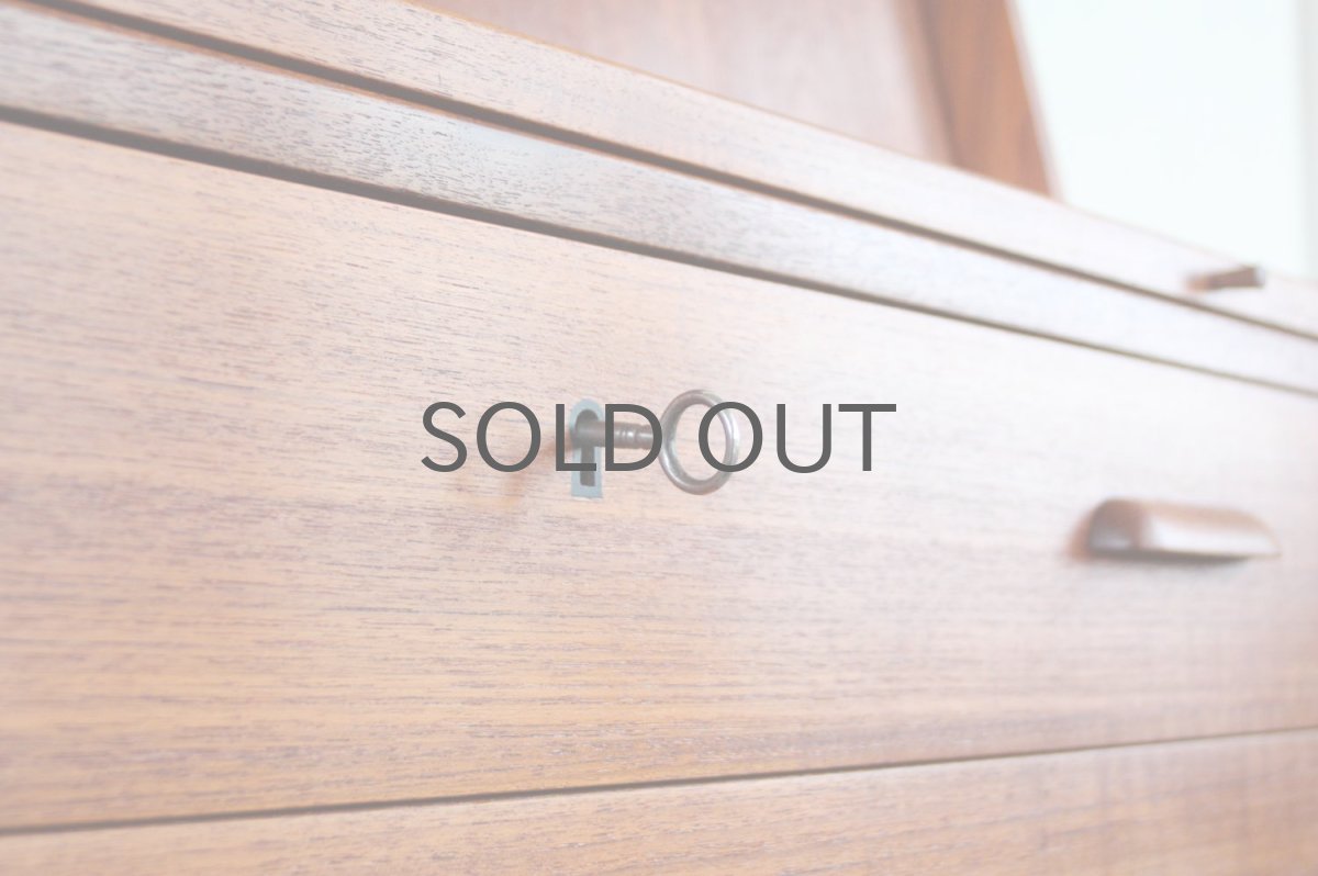 画像15: 北欧ビンテージ家具/デンマーク製/チークライティングビューロー/3段引き出し/鏡付き (15)