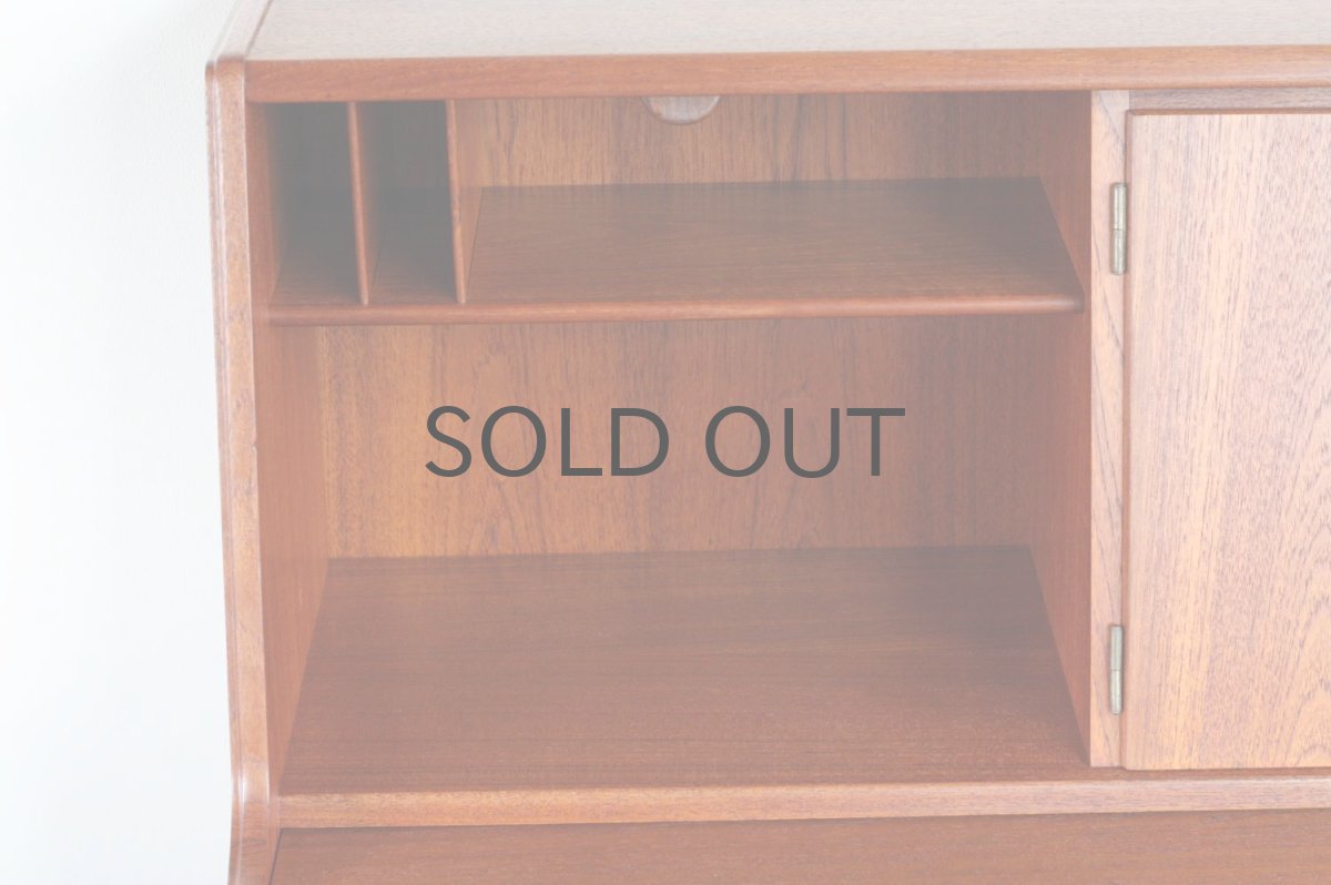 画像9: 北欧ビンテージ家具/デンマーク製/チークライティングビューロー/3段引き出し/鏡付き (9)