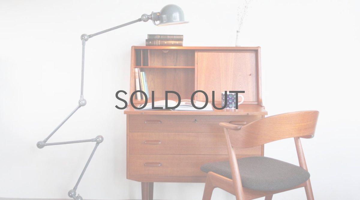 画像18: 北欧ビンテージ家具/デンマーク製/チークライティングビューロー/3段引き出し/鏡付き (18)