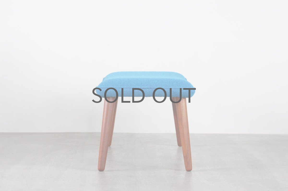 画像3: 北欧ビンテージ家具/デンマーク製/木製スツールもしくはオットマン/チーク×ブルーファブリック (3)