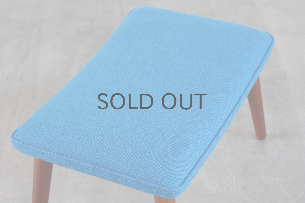 画像4: 北欧ビンテージ家具/デンマーク製/木製スツールもしくはオットマン/チーク×ブルーファブリック (4)