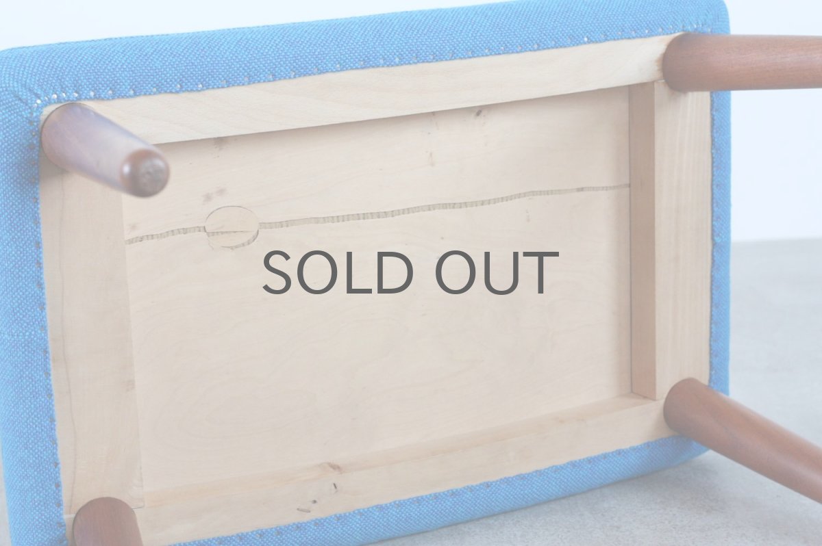 画像5: 北欧ビンテージ家具/デンマーク製/木製スツールもしくはオットマン/チーク×ブルーファブリック (5)