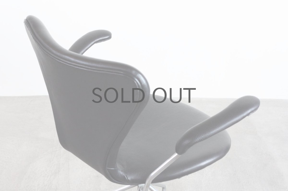 画像5: 北欧ビンテージ家具/Fritz Hansen/フリッツ・ハンセン/セブンチェア/アルネ・ヤコブセン/アーム付き/キャスター付き/革張り/ブラック　 (5)