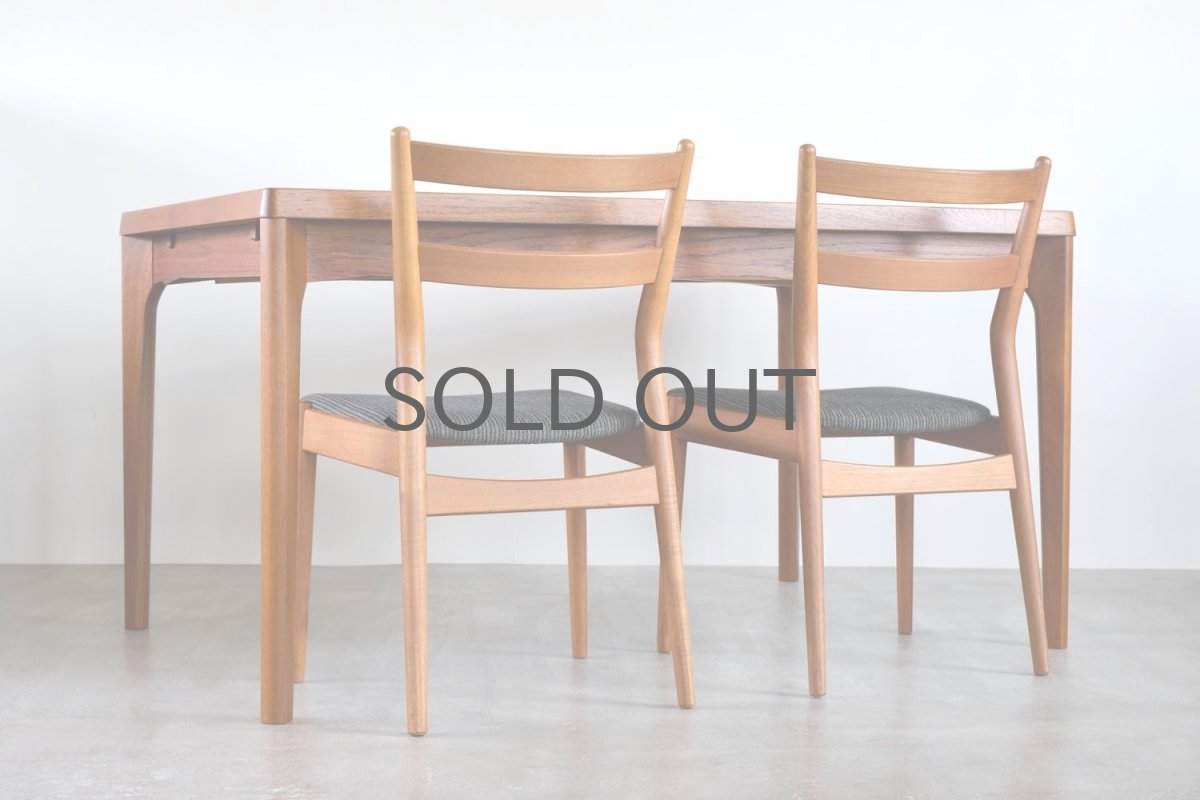 画像1: 北欧ビンテージ家具/デンマーク製 /Henning Kjærnulf/ダイニングテーブル/チーク/W140cm (1)