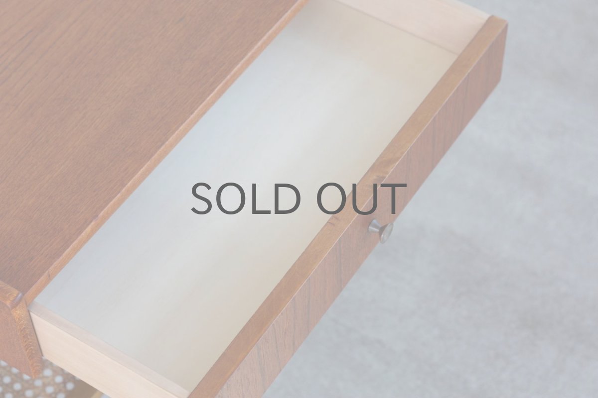 画像5: 北欧ビンテージ家具/スウェーデン/チーク×ビーチ/ベッドサイドテーブル＋籐棚 (5)