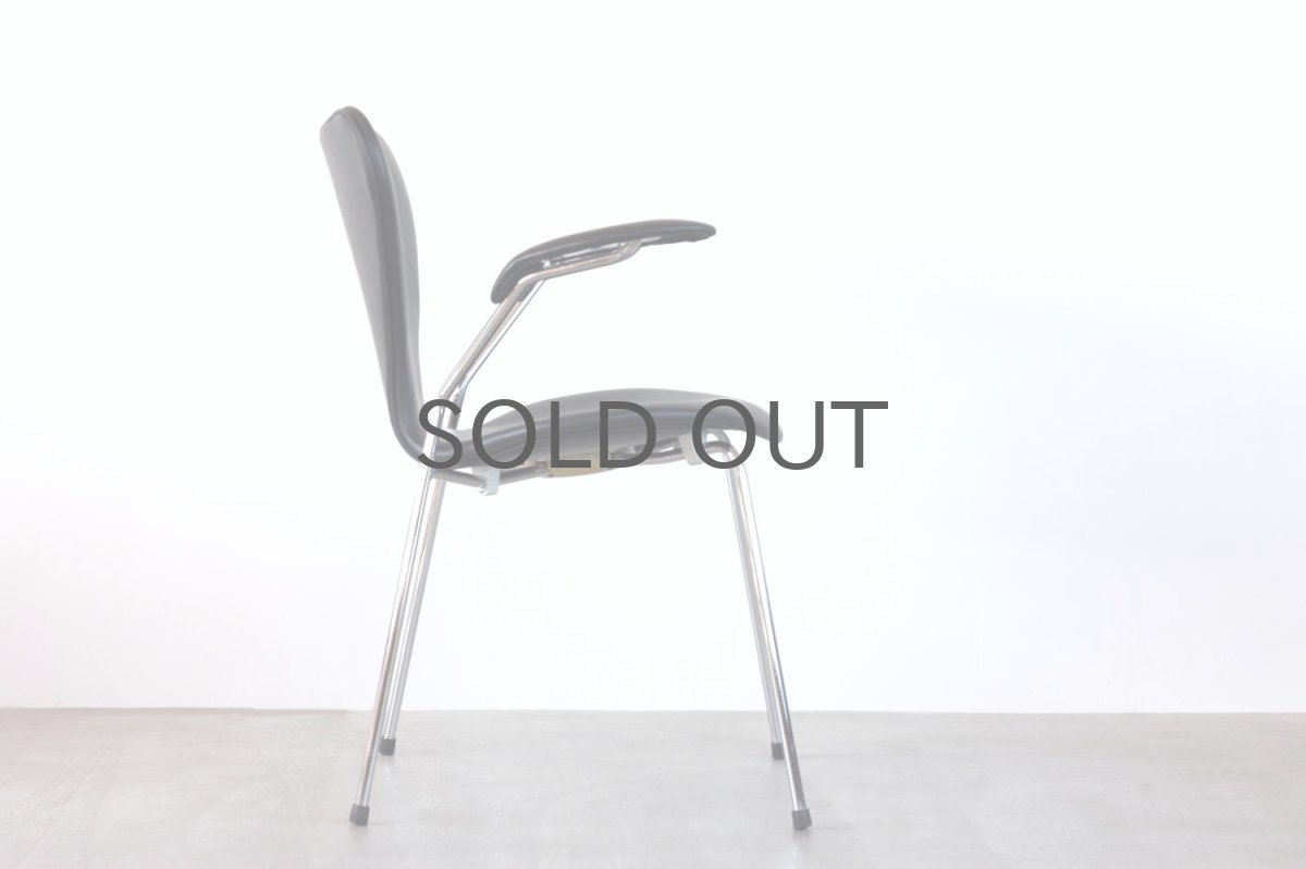 画像4: 北欧ビンテージ家具/Fritz Hansen/フリッツ・ハンセン/セブンチェア/アルネ・ヤコブセン/アーム付き/革張り/ブラック  (4)