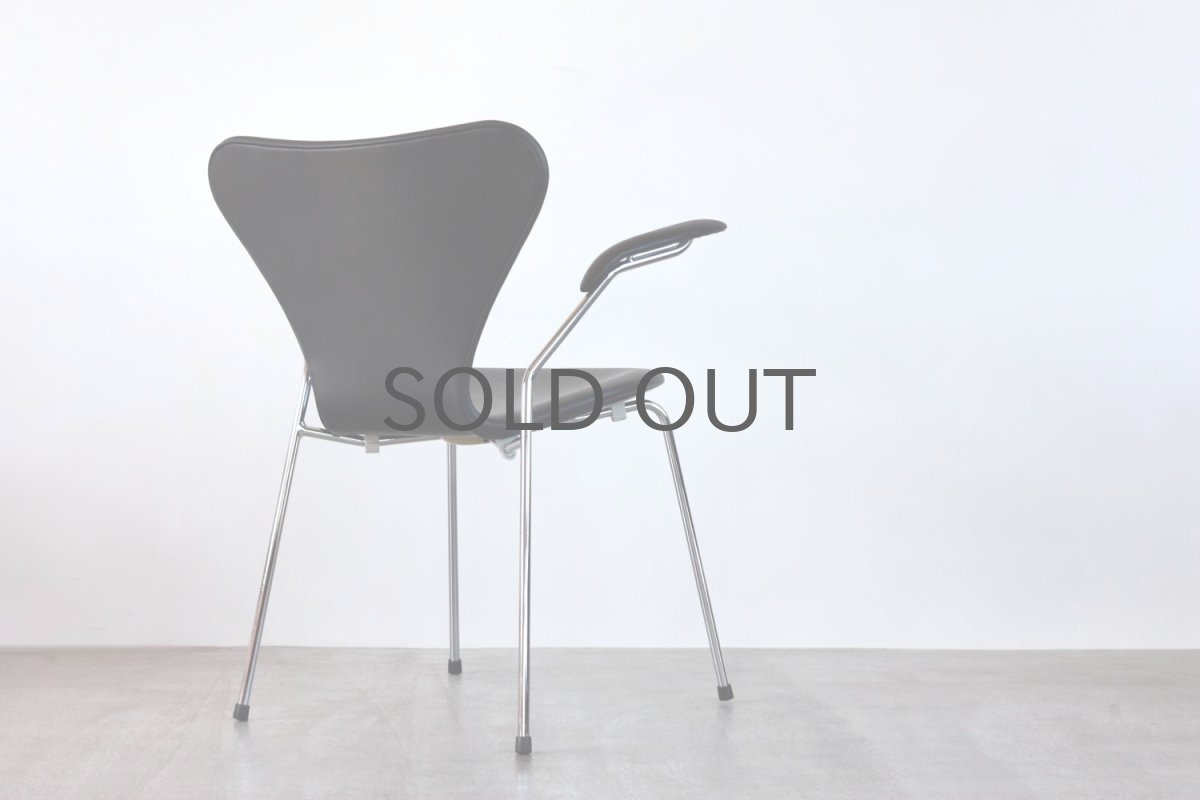 画像5: 北欧ビンテージ家具/Fritz Hansen/フリッツ・ハンセン/セブンチェア/アルネ・ヤコブセン/アーム付き/革張り/ブラック  (5)