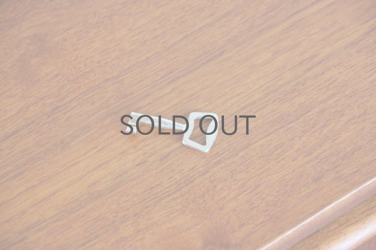 画像9: ビンテージ北欧家具／デンマーク製／チェスト／チーク３段  (9)