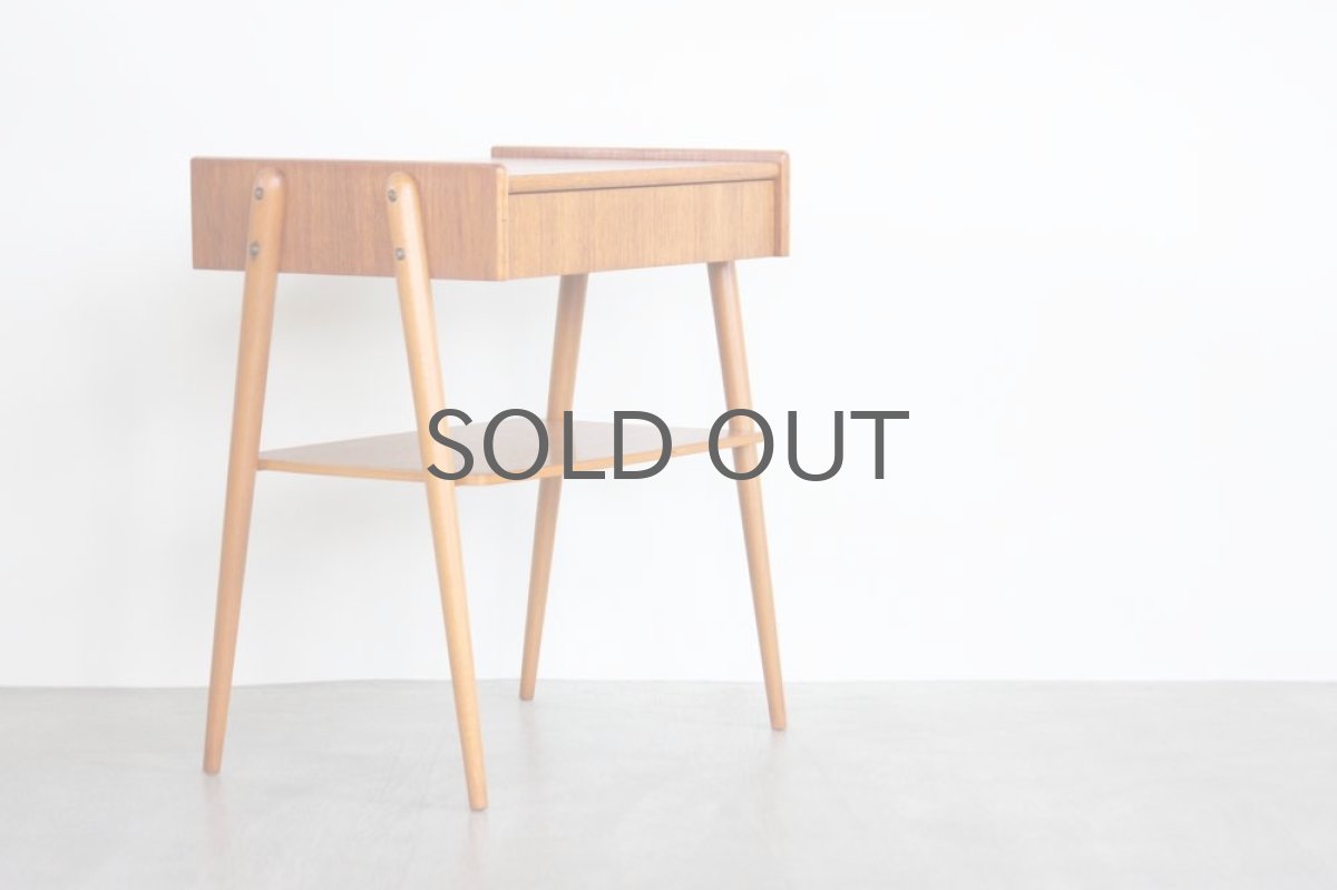 画像2: ビンテージ北欧家具/スウェーデン/チーク×ビーチ/ベッドサイドテーブル (2)