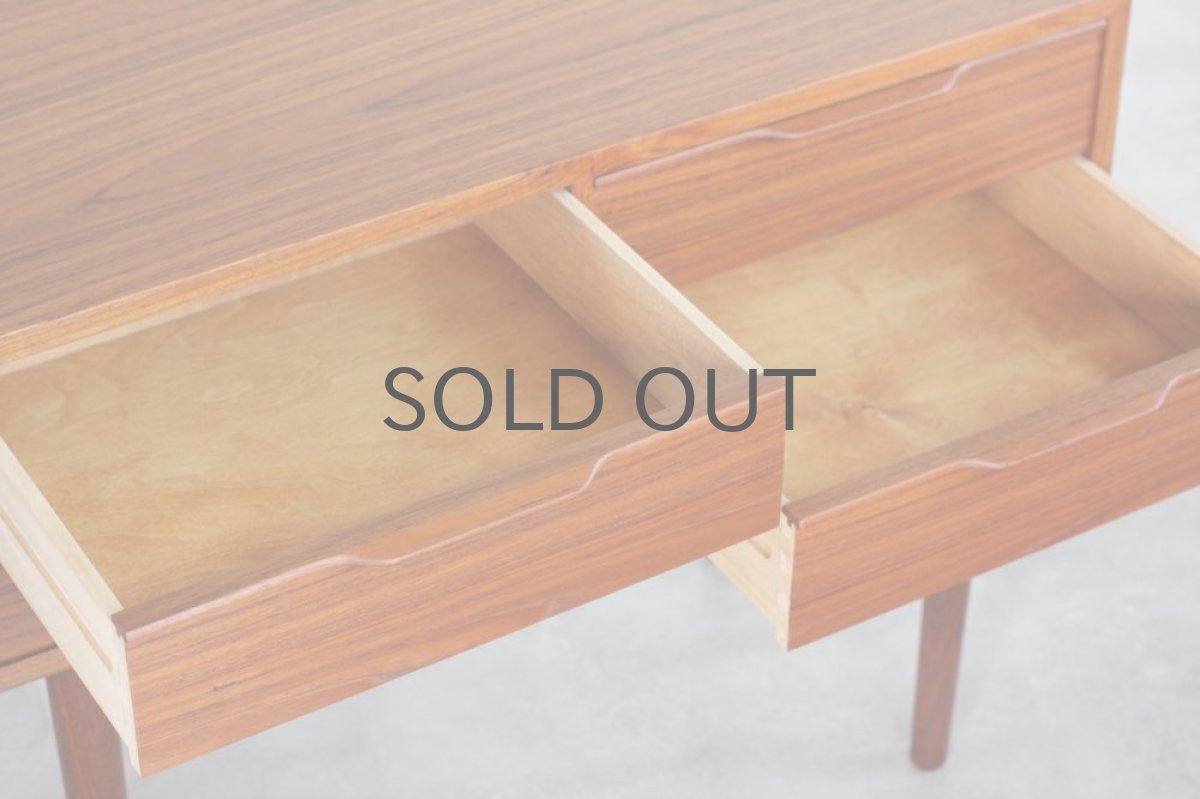 画像8: ビンテージ北欧家具/デンマーク製/チェスト/チーク/2段4引き出し (8)