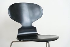 画像2: 【価格見直し】北欧ビンテージ家具/Fritz Hansen/フリッツ・ハンセン/アルネ・ヤコブセン/初期/アンツチェア/アントチェア/３本脚/ブラック　 (2)