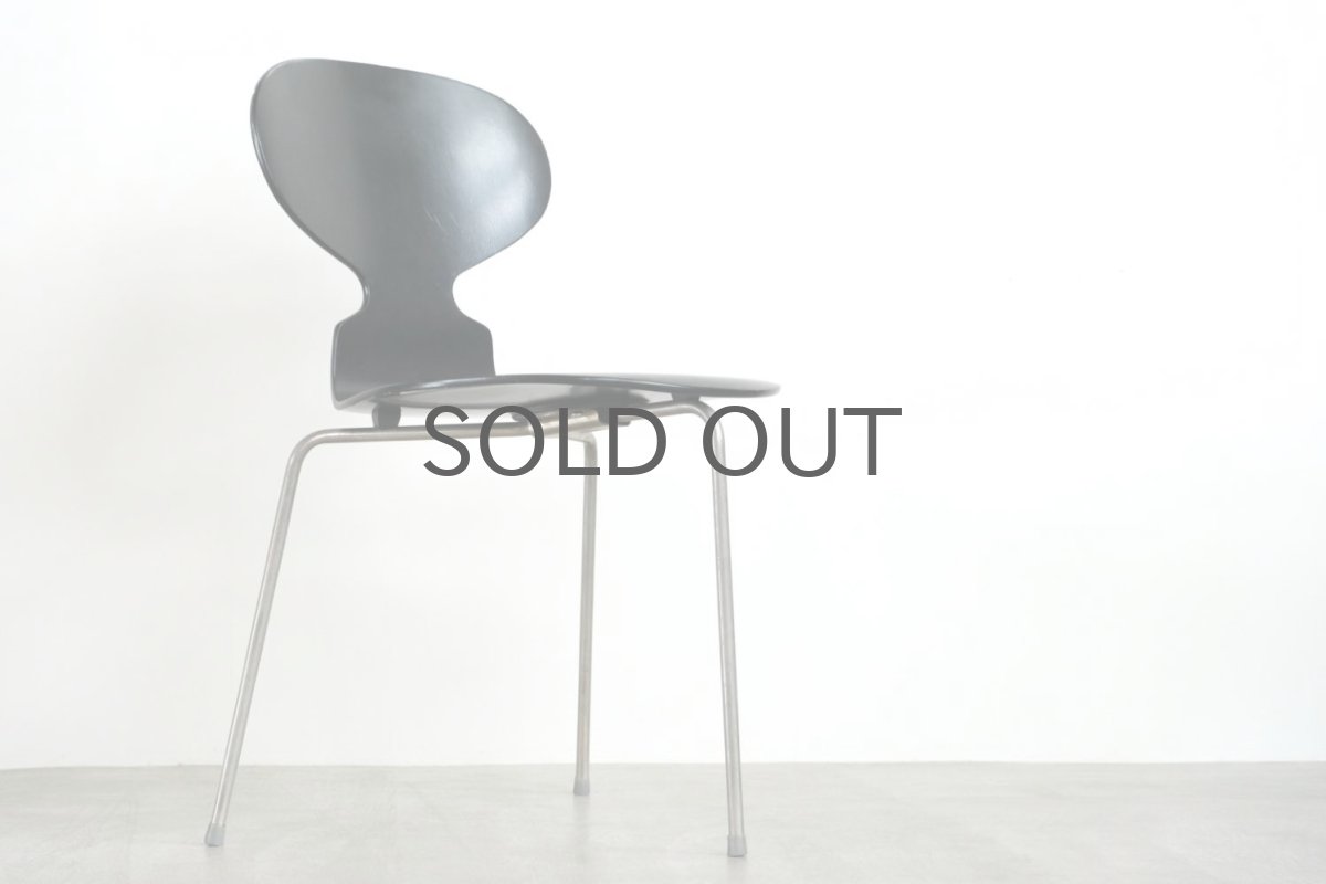 画像1: 【価格見直し】北欧ビンテージ家具/Fritz Hansen/フリッツ・ハンセン/アルネ・ヤコブセン/初期/アンツチェア/アントチェア/３本脚/ブラック　 (1)