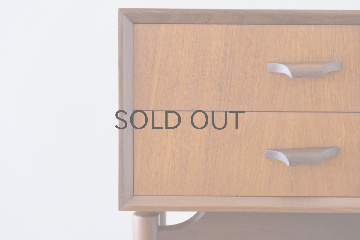 画像8: 北欧ビンテージ家具/デンマーク製/ベッドサイドチェスト/チーク×アフロモシア/2段  (8)