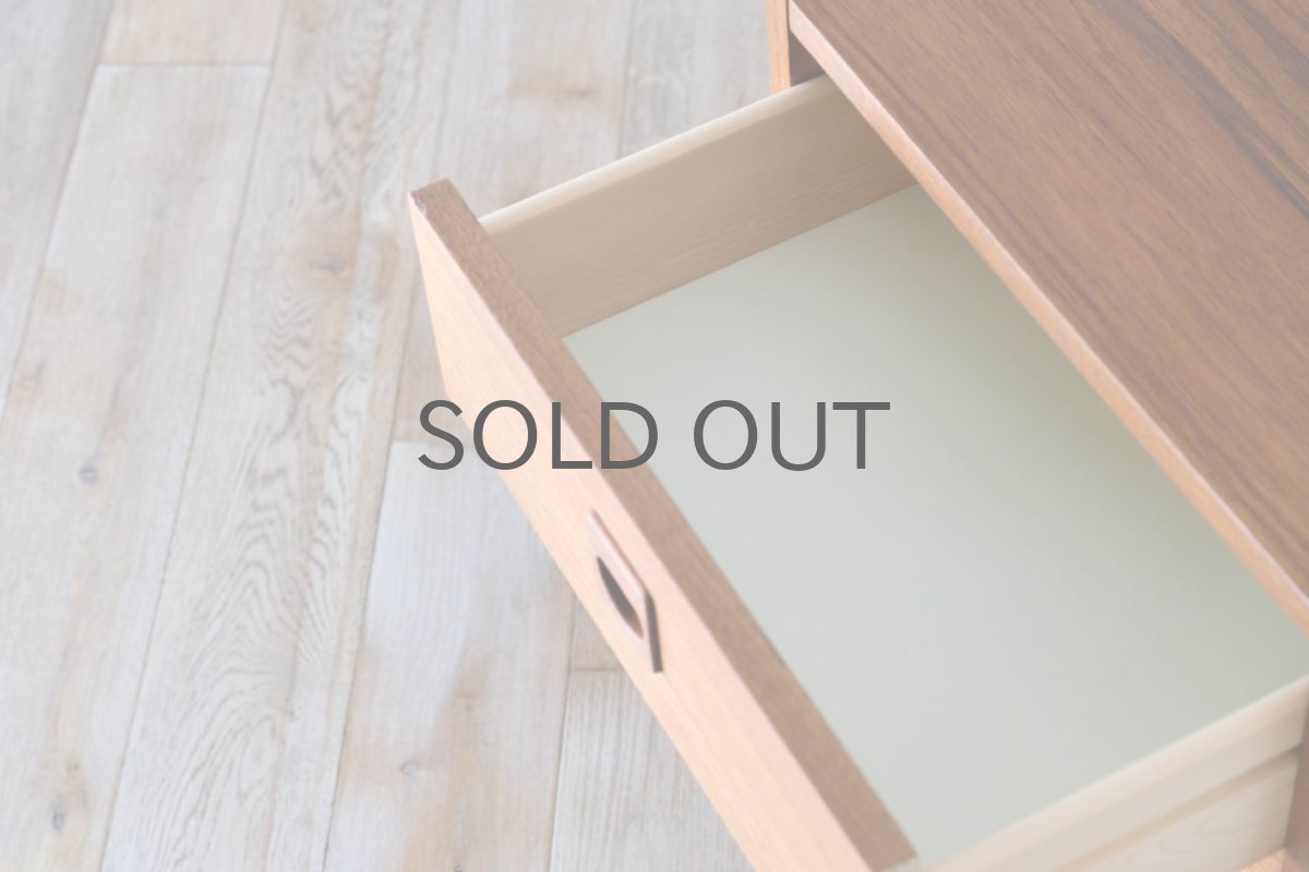 画像8: 北欧ビンテージ家具/デンマーク製/ベッドサイドチェスト/チーク/2段  (8)