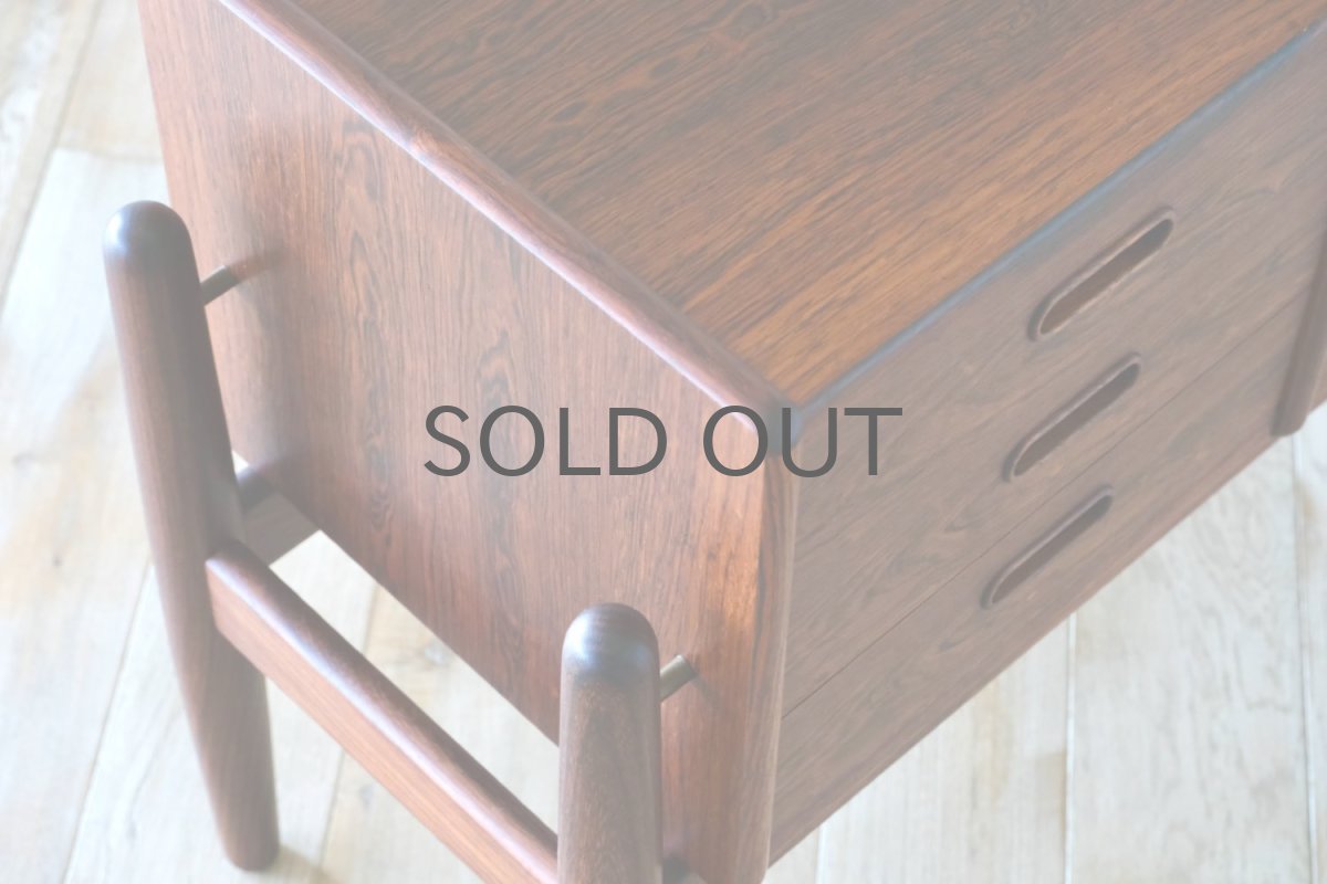 画像9: ビンテージ北欧家具/デンマーク製/ローズウッドプランター/Vinde Møbelfabrik/3段引き出し付き (9)