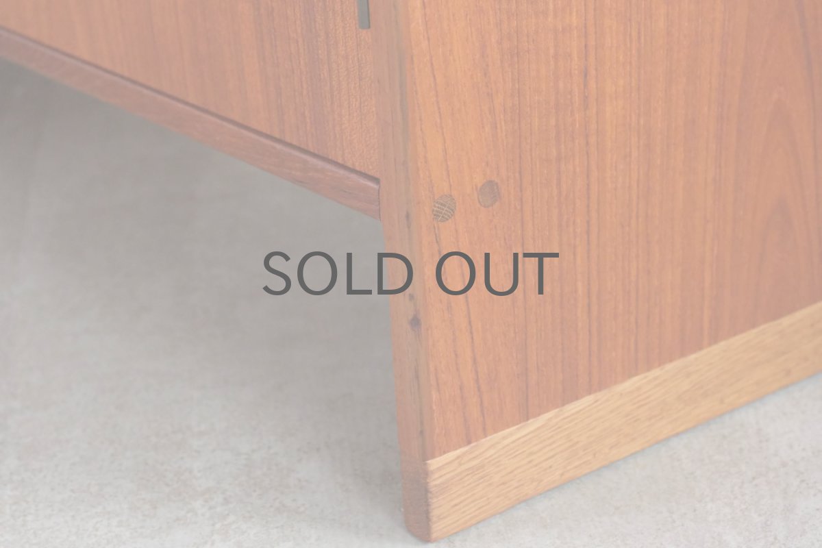 画像3: 北欧ビンテージ家具/デンマーク /ハンス J ウェグナー/チークキャビネット/観音開き/RY100 (3)