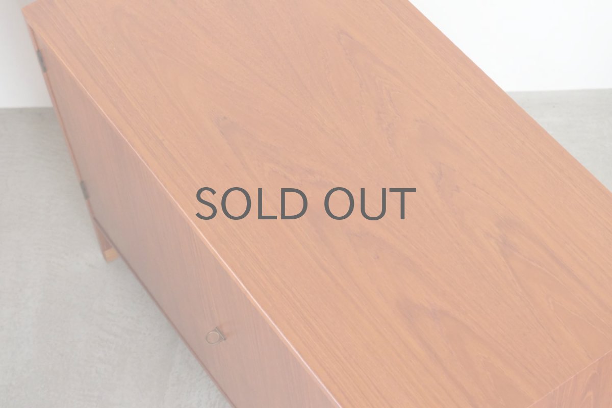 画像8: 北欧ビンテージ家具/デンマーク /ハンス J ウェグナー/チークキャビネット/観音開き/RY100 (8)