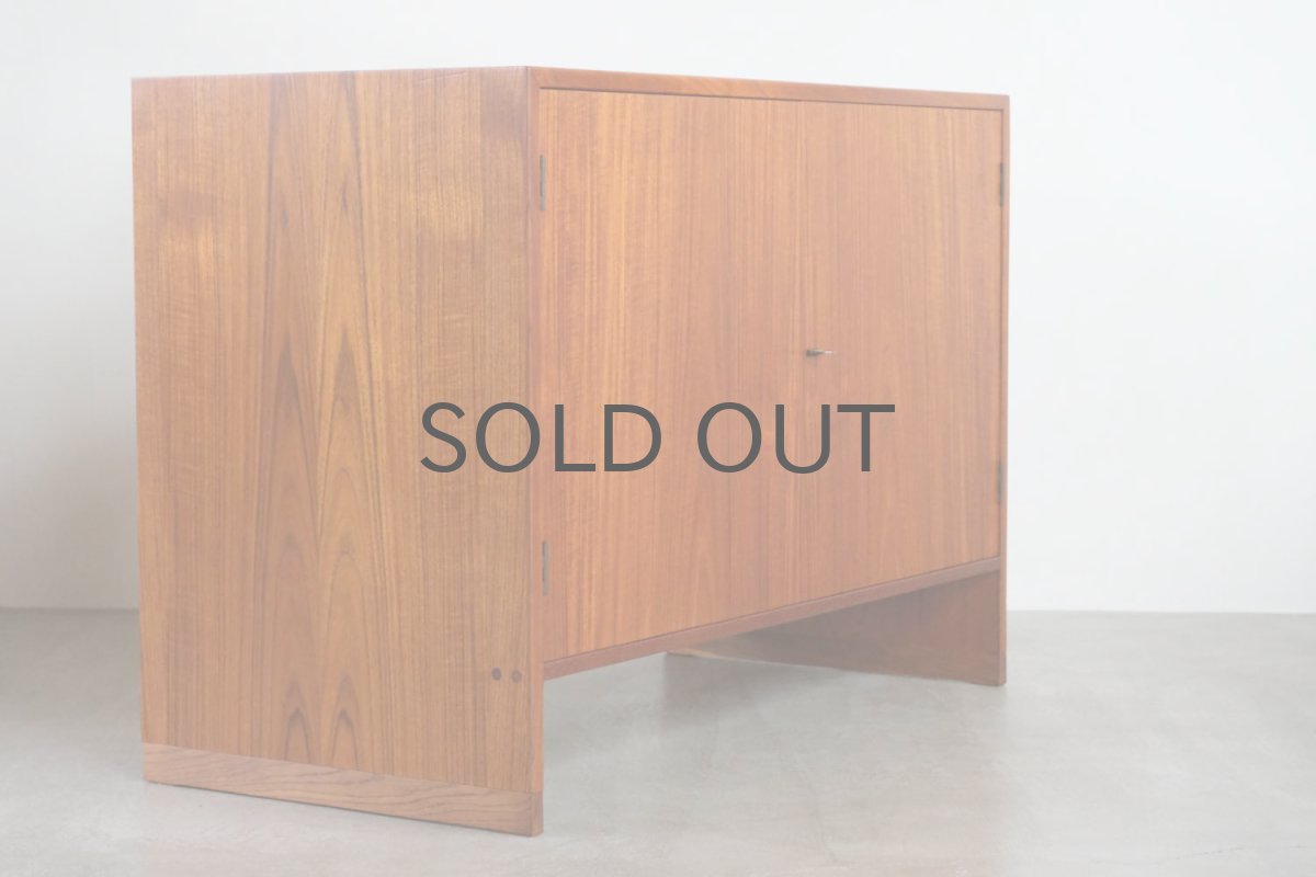 画像4: 北欧ビンテージ家具/デンマーク /ハンス J ウェグナー/チークキャビネット/観音開き/RY100 (4)