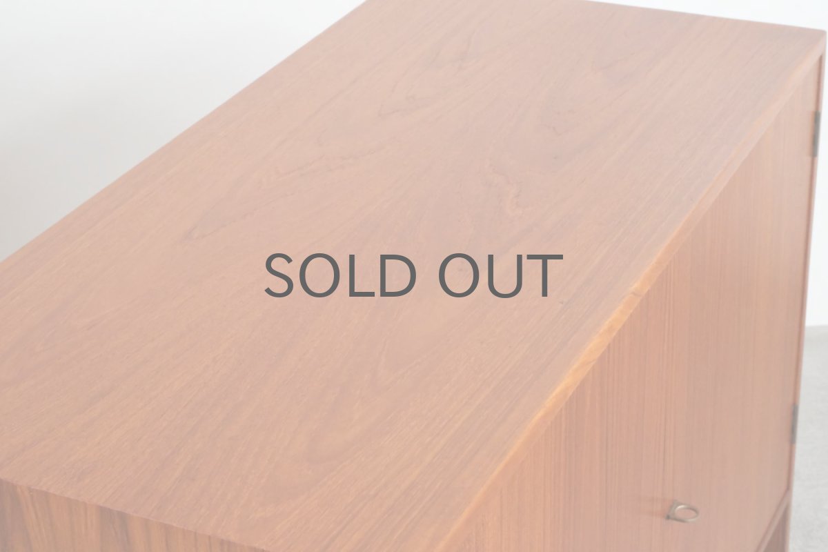 画像9: 北欧ビンテージ家具/デンマーク /ハンス J ウェグナー/チークキャビネット/観音開き/RY100 (9)