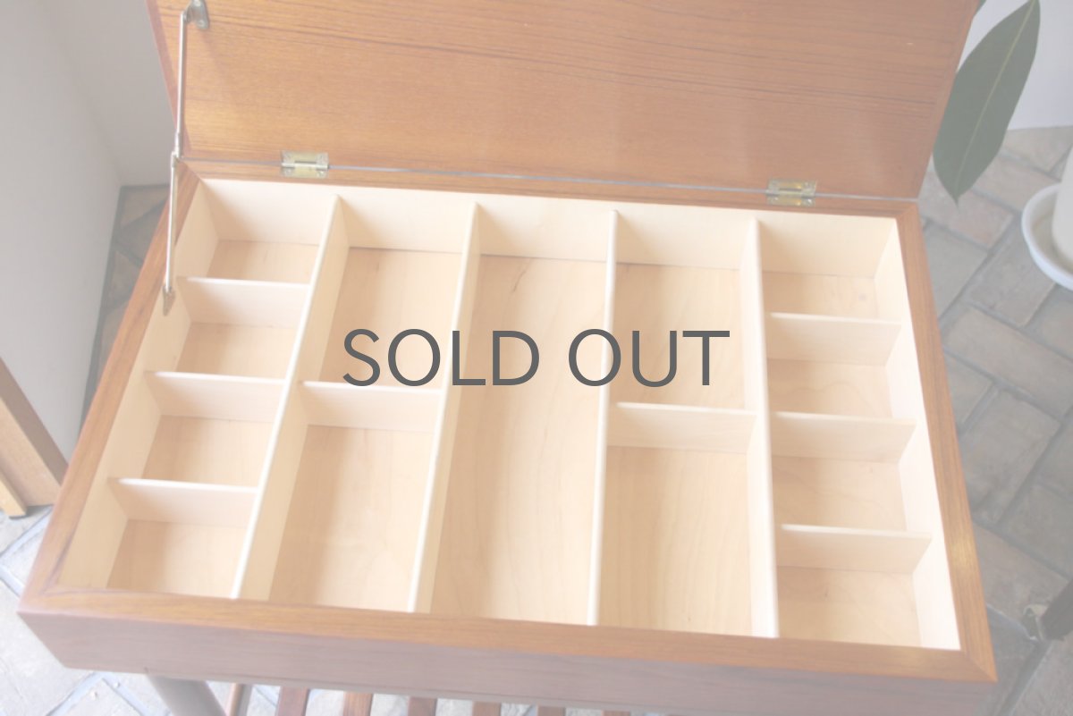 画像2: 北欧ヴィンテージ/デンマーク ソーイングキャビネット Ejvind A. Johansson  (2)