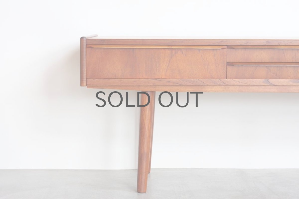 画像2: ビンテージ北欧家具/デンマーク製/ローサイドボード/チーク (2)