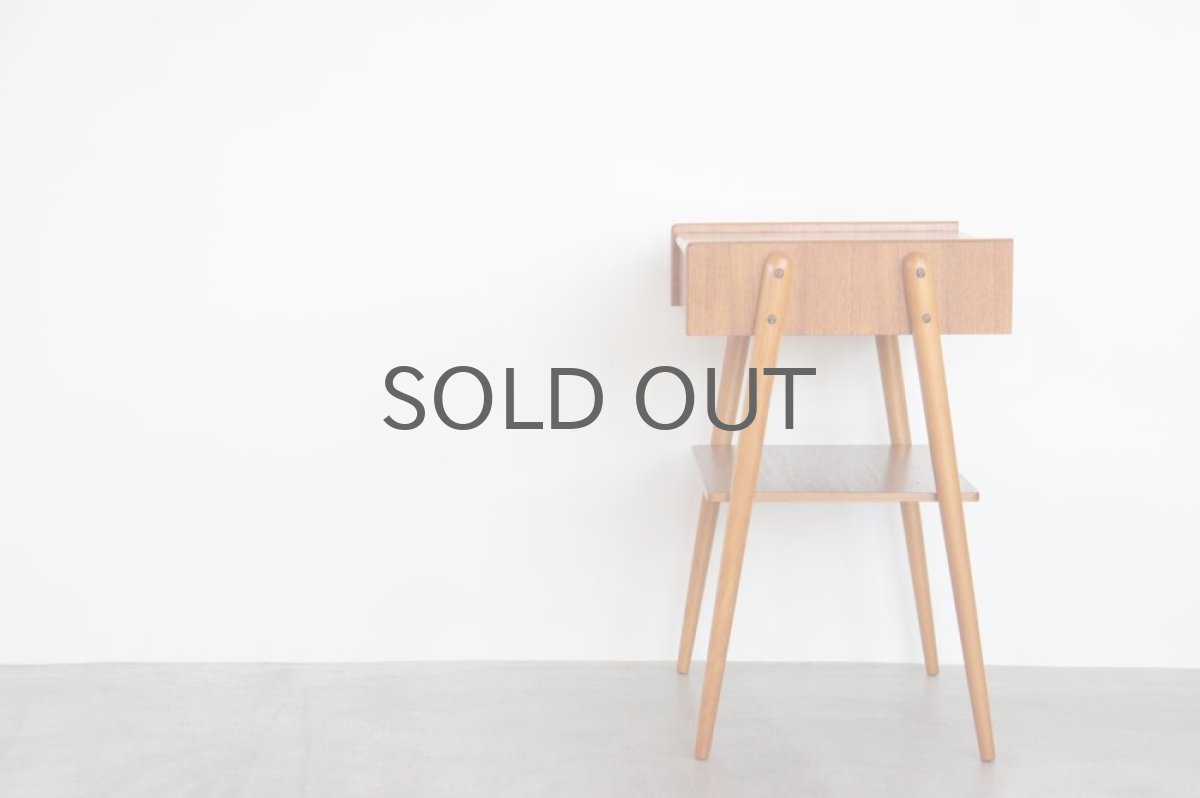 画像2: 北欧ビンテージ家具/スウェーデン/チーク×ビーチ/ベッドサイドテーブル (2)