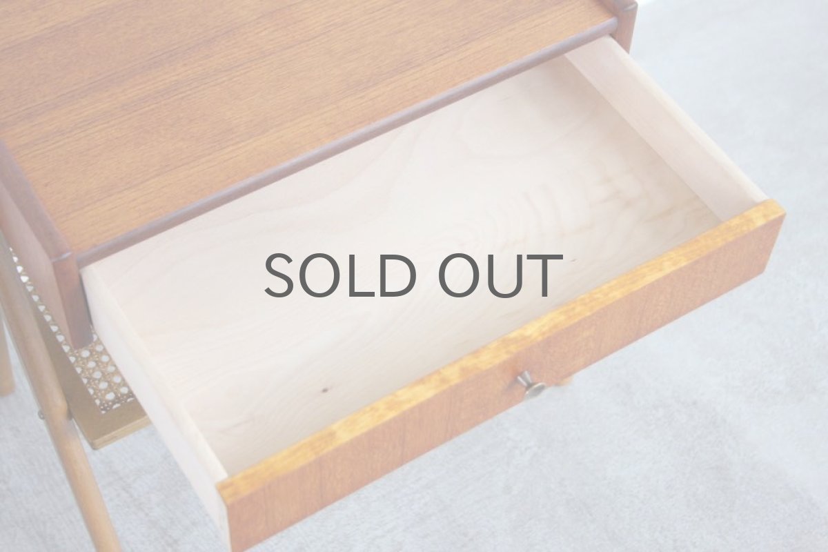 画像9: 北欧ビンテージ家具/スウェーデン/チーク×ビーチ/ベッドサイドテーブル+籐棚 (9)