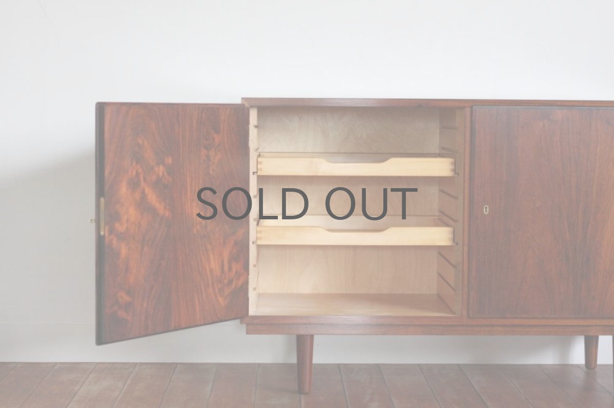 画像2: 北欧ビンテージ家具/デンマーク/ロースウッド/キャビネット/Hundevad & Co.社製 (2)