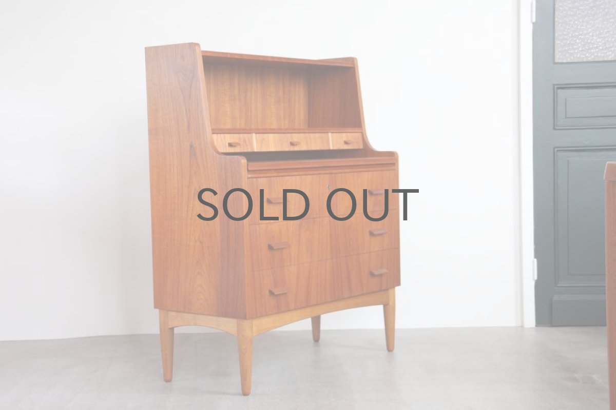 画像2: 北欧ビンテージ家具/デンマーク製/チークライティングビューロー/3段引き出し (2)