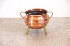 画像2: 【SALE】ビンテージガーデニング/北欧スウェーデン/フラワーポットカバー/カッパー（銅）/3本足/Sサイズ (2)