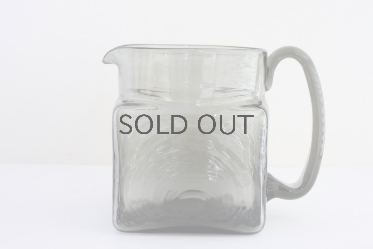 画像2: スウェーデン BODA シグネ ペーション ガラスピッチャーグレー (2)