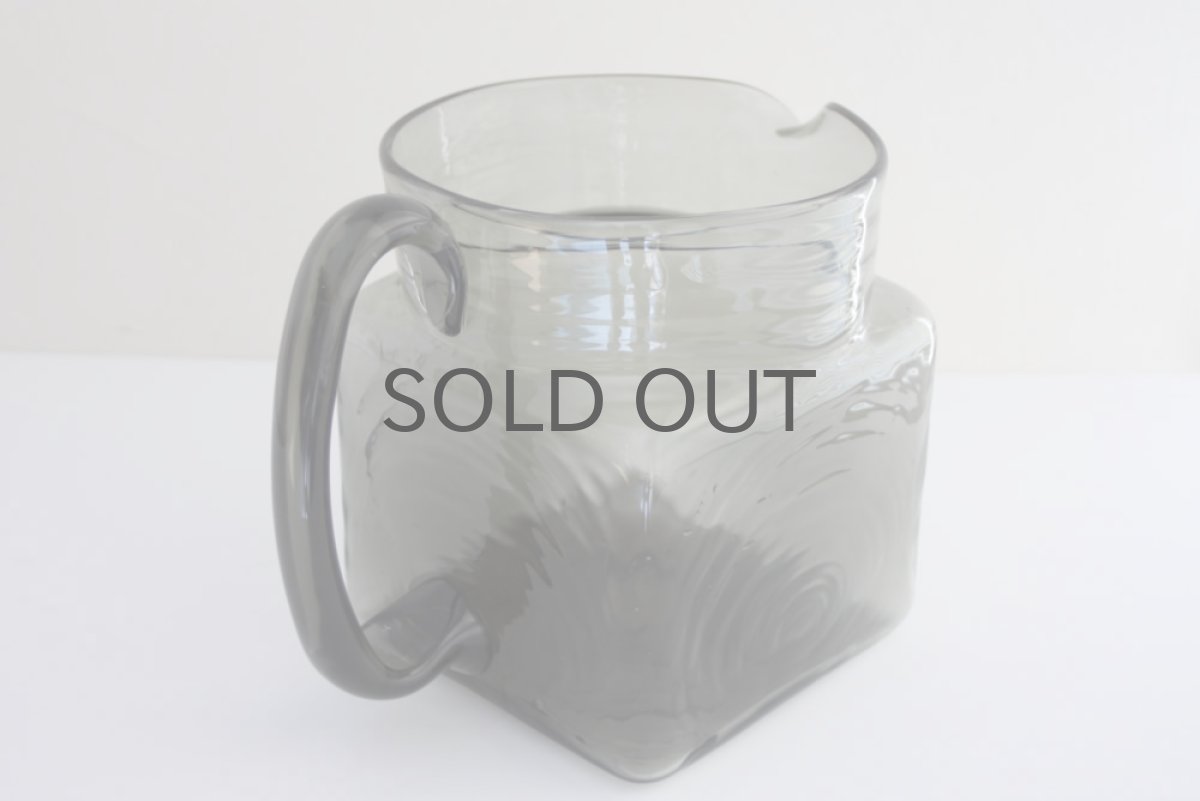 画像3: スウェーデン BODA シグネ ペーション ガラスピッチャーグレー (3)