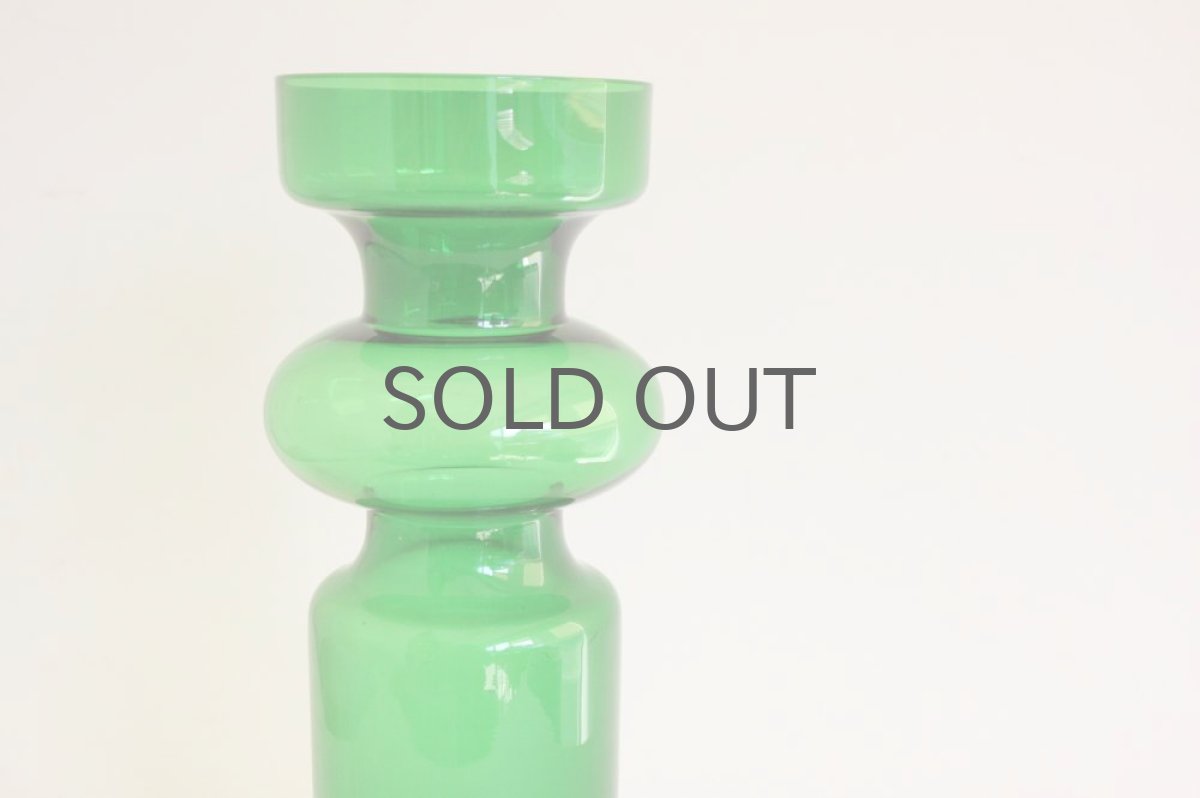 画像2: 北欧スウェーデンのガラス フラワーベース グリーン Lサイズ (2)