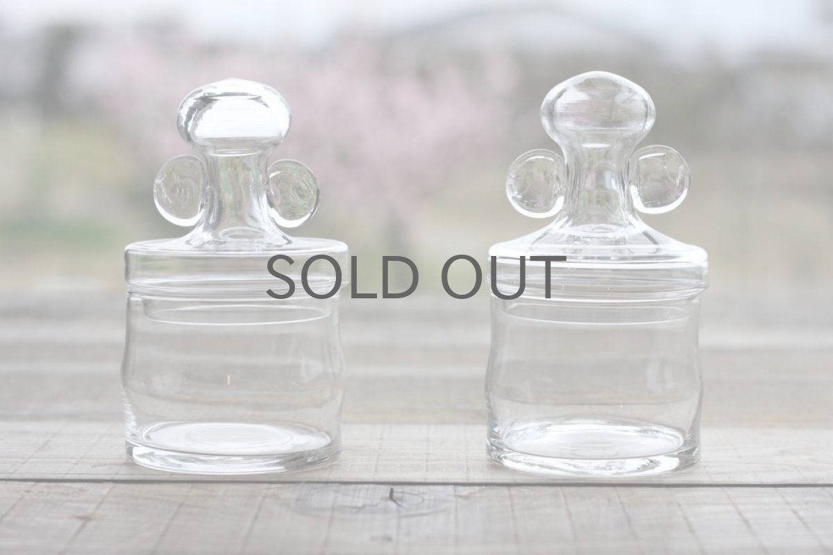 左のキャンディポット